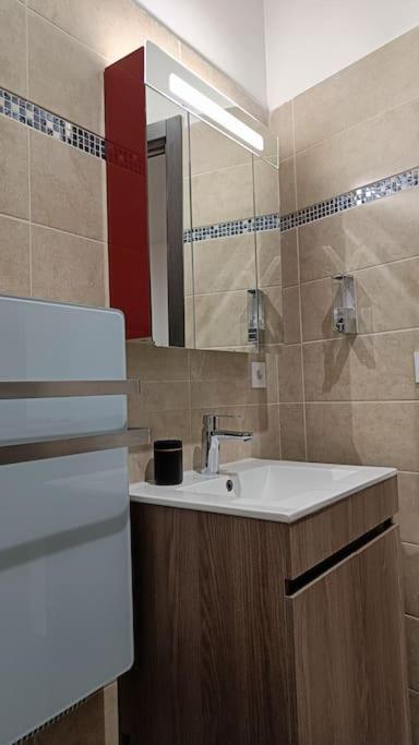 Appartement Confort Equipe Au Coeur De ベジエ エクステリア 写真
