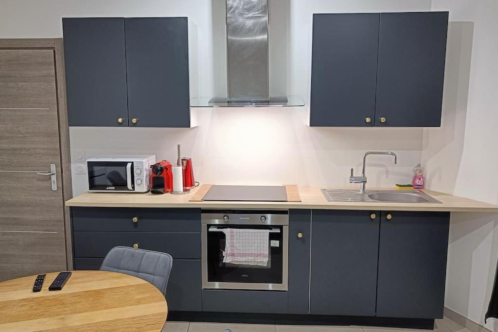 Appartement Confort Equipe Au Coeur De ベジエ エクステリア 写真