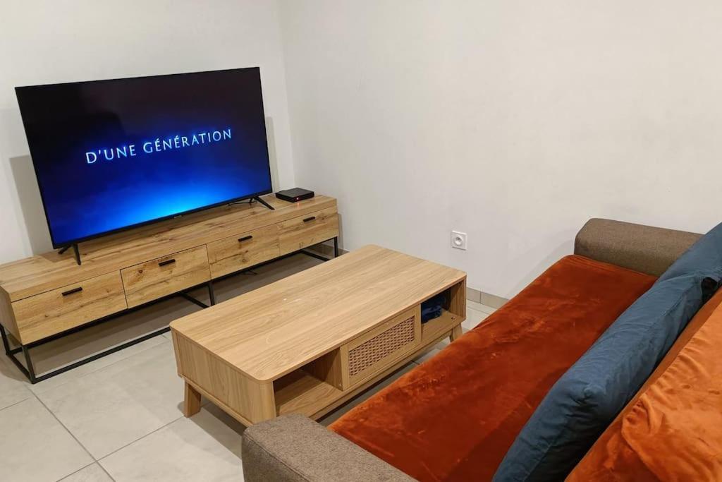 Appartement Confort Equipe Au Coeur De ベジエ エクステリア 写真